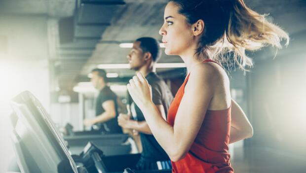 De vez en cuando Sin cabeza Europa Indoor vs. Outdoor Running: 3 Things to Know About Treadmill Training |  ACTIVE