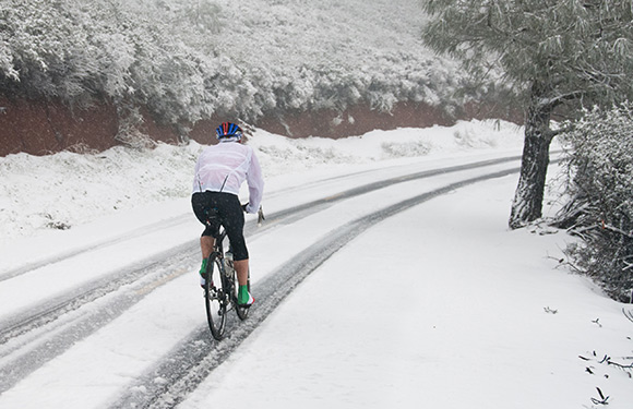 road cycling in winter