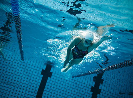 5 Reasons to Try Swimming