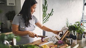 Cooking small.jpg?height=255.0&mode=thumbnail&width=450