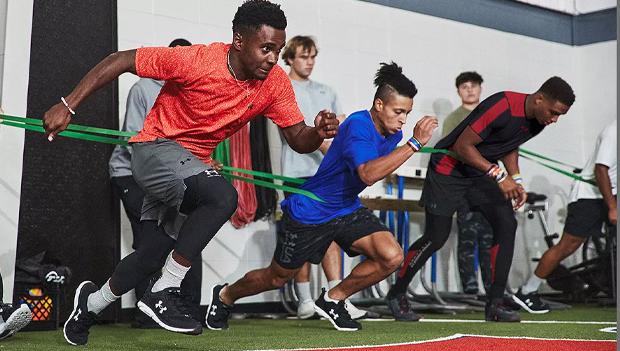 Men training in Under Armour Charged Assert 9s