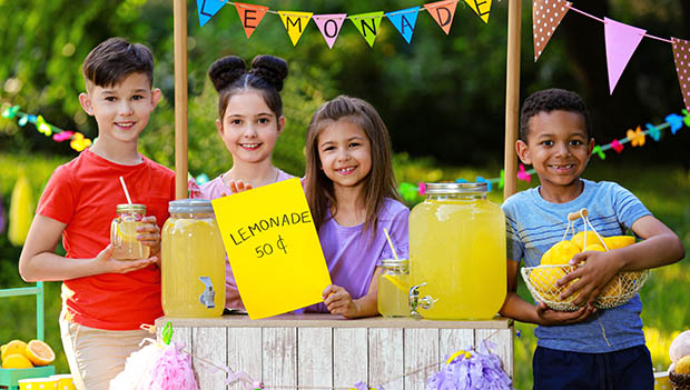 kids at a lemonade stand