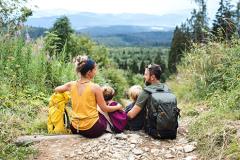 How to Plan a Family Hiking Adventure This Spring