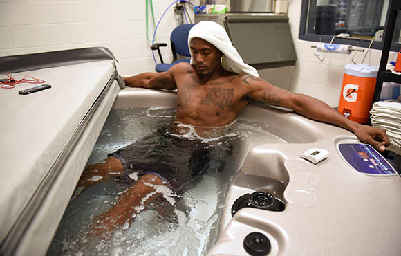 why do athletes do ice baths